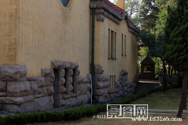 青岛基督教堂景观-后墙体艺术造型