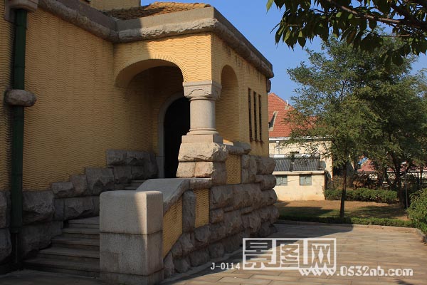 青岛基督教堂景观-后侧门艺术造型