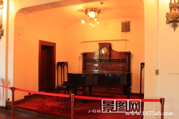 青岛迎宾馆室内-1876年德国生产的钢琴世界无几
