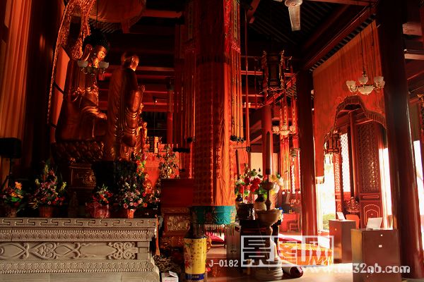 青岛湛山寺--释迦牟尼佛