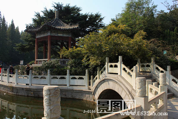 青岛湛山寺--兰亭 白玉桥