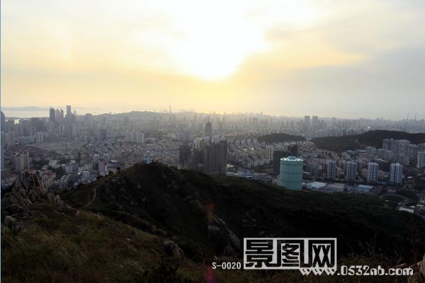 青岛浮山-远处为团岛、八大峡方向