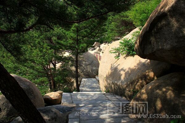 崂山华严寺山路